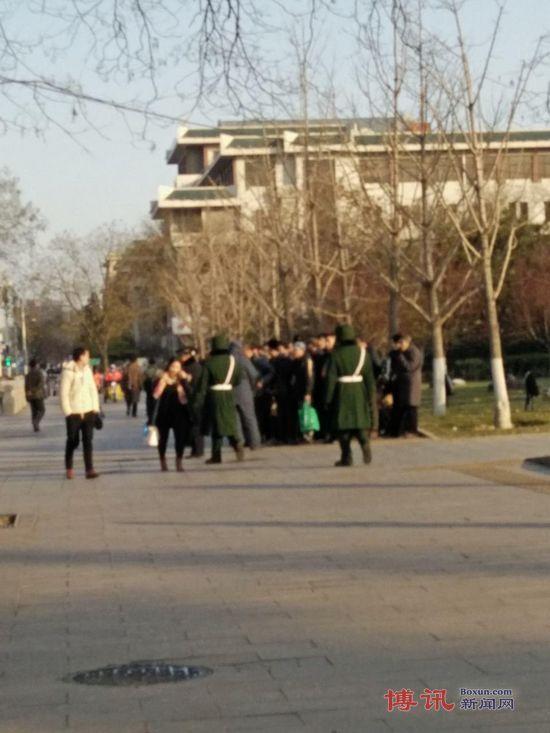 49名退伍老兵公安部为被拘留的战友诉冤遭遇拦截