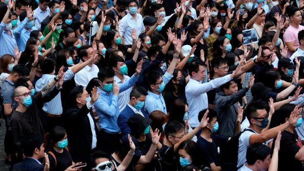  泛民寻求司法推翻禁蒙面法 明天高法庭判