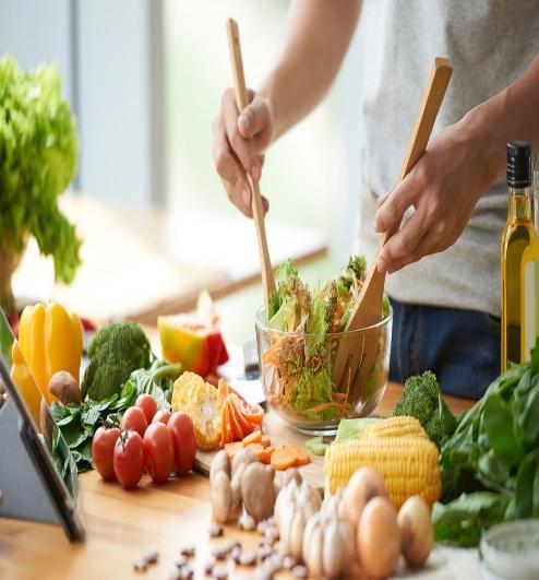 C:\Users\user\Desktop\cooking-vegetables-salad-healthy-eating-iStock-603906484_cropped.jpg