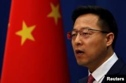 中国外交部发言人赵立坚在例行记者会上。(2020年4月8日)