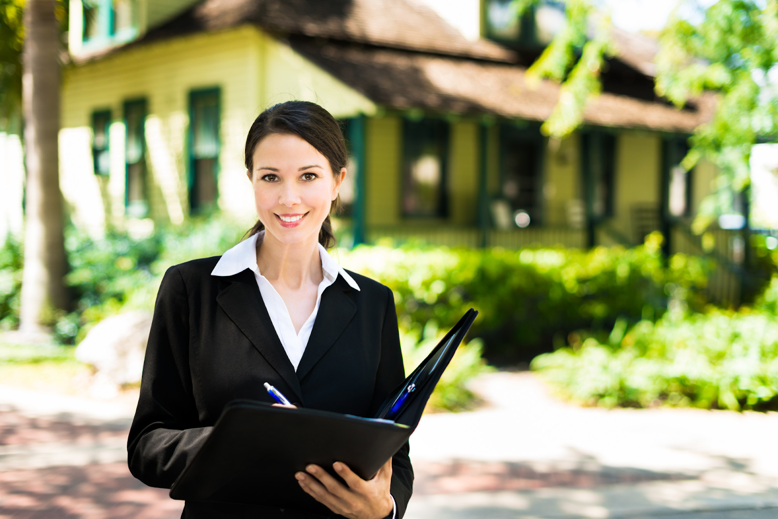 Becoming a Real Estate Agent in the United States