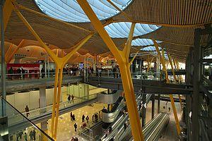 https://upload.wikimedia.org/wikipedia/commons/thumb/c/ce/Barajas_interior6.jpg/300px-Barajas_interior6.jpg